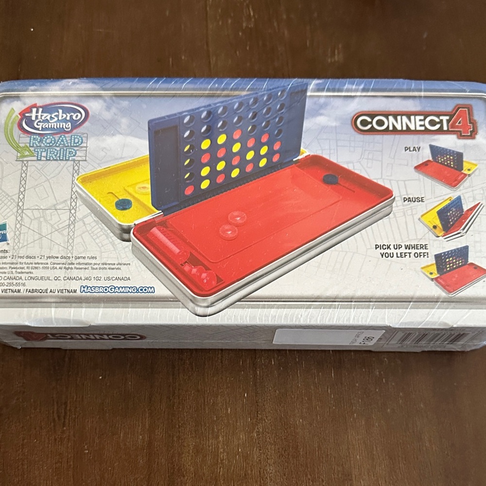 Hasbro Connect 4 Travel Edition - Red, Yellow, Blue